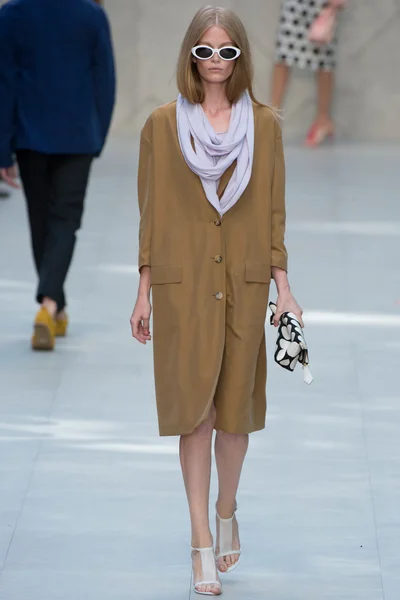 Look 28